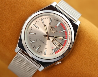 Vintage refurbished Seiko 5 Silver racer dial men's working wrist watch 37.5mm