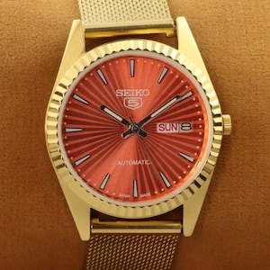 Vintage refurbished Seiko 5 golden orange dial men&#39;s working wrist watch 35mm