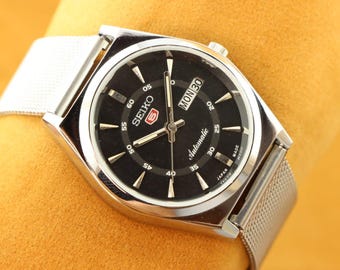 ✨SEIKO✨セイコー5✨デイデイト✨シルバー文字盤✨腕時計✨ ヴィンテージ リニューアル セイコー 5 自動巻き 日本製 デイデイト