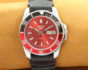 Vintage Seiko 5 Automatic Wrist Watch, Red/Black Bezel (40mm)