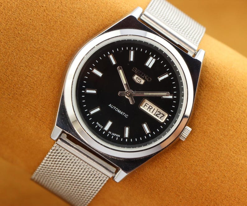 Vintage refurbished Seiko 5 black excellent dial men's working wrist watch 37.5mm..stainless steel image 1