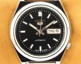 ✨SEIKO✨セイコー✨デイデイト✨ブラック文字盤✨ヴィンテージ✨腕時計✨ アラビア 1980 年代 セイコー 5 自動巻き 日本製 デイデイト ブラック