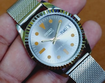 Vintage automatic Seiko 5 silver dial men's working wrist watch 35mm..gift for him .. accessories
