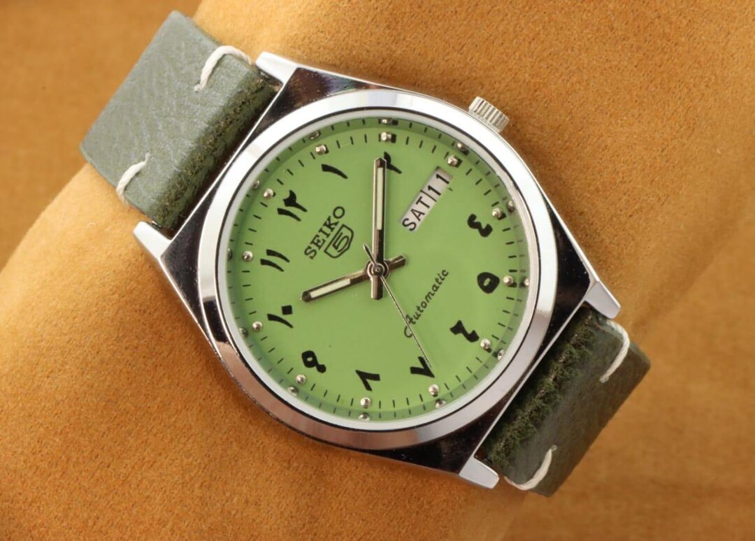 Vintage Refurbished Seiko 5 Lizard Green Fantastic Dial  display picture 2
