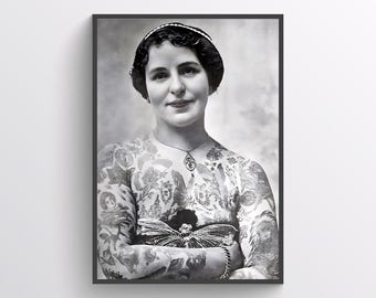 Vintage tätowierte Frau Fotodruck, digitaler Download, Retro Wandkunst, sofortiger Download, Tattoo-Geschichte, Vintage Ästhetik, Wohnkultur