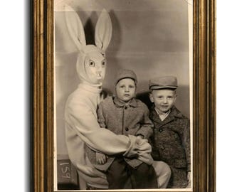 ヴィンテージの白黒イースター写真：ウサギと子供たち、レトロな