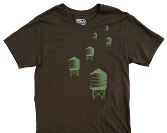 Camiseta de Hombre Water Towers en Marrón Oscuro