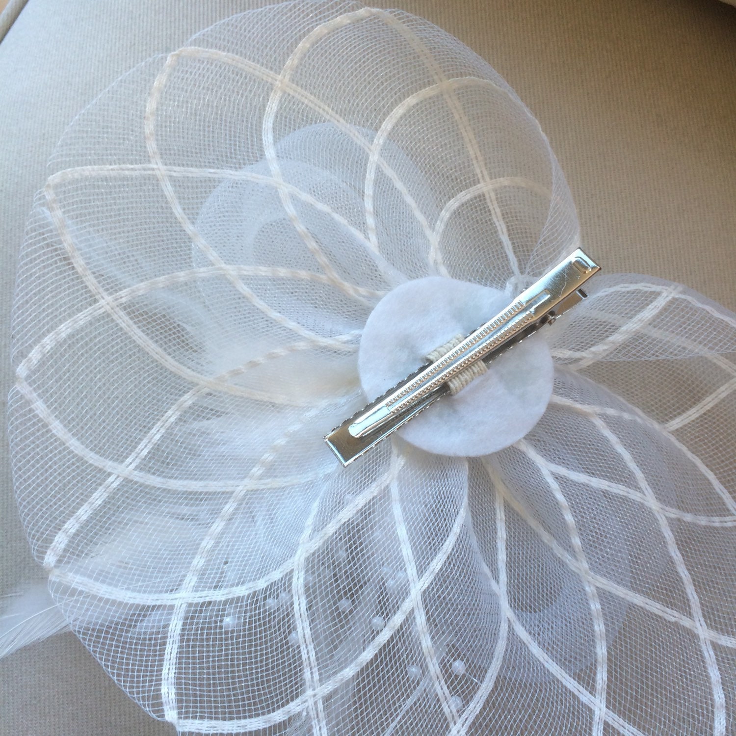 SINAMAY FASCINATOR With Feather off White / F 36 - Etsy