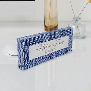 Personalized Acrylic Desk Name Plate: Professional Office Decor
