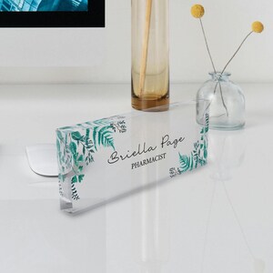 Placa de acrílico personalizada para mesa: decoração elegante para escritório