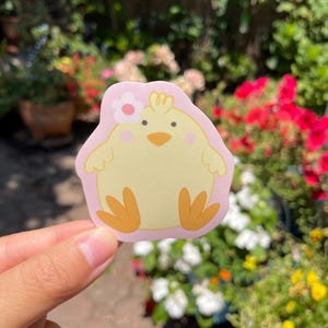 Naklejka winylowa Flower Chick | Naklejka ze słodkim zwierzęciem