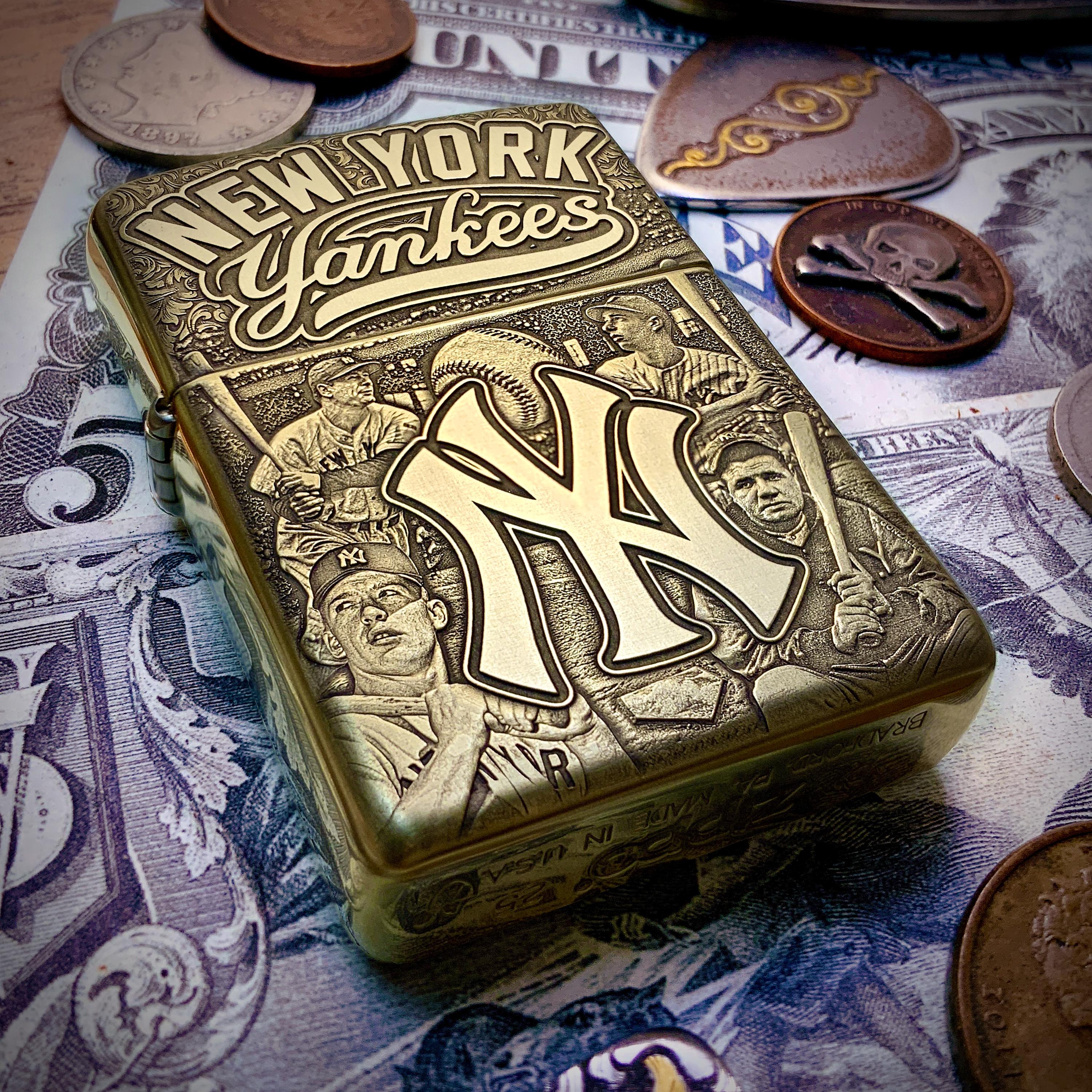 掛け時計 ＺＩＰＰＯ アメリカ Zippo “new York Yankees” Baseball Themed Engraved Brass Armor