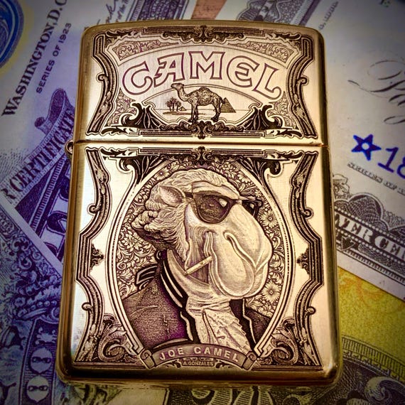 zippo限定品「camel」 Zippo “joe Camel” Engraved Brass Armor Cigarette Lighter - Limited
