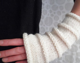 KNITTING PATTERN/OSLO Fingerless Gloves Easy Knit Glove/ Simple Straight Knit Glove Pattern 3 sizes 3 lengths Womans Girls Fingerless Gloves