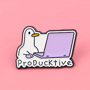 ProDucktive Emaljnål | Söt Anka Laptopnål | Rolig Produktivitetsgåva | Kavajnål i Hård Emalj