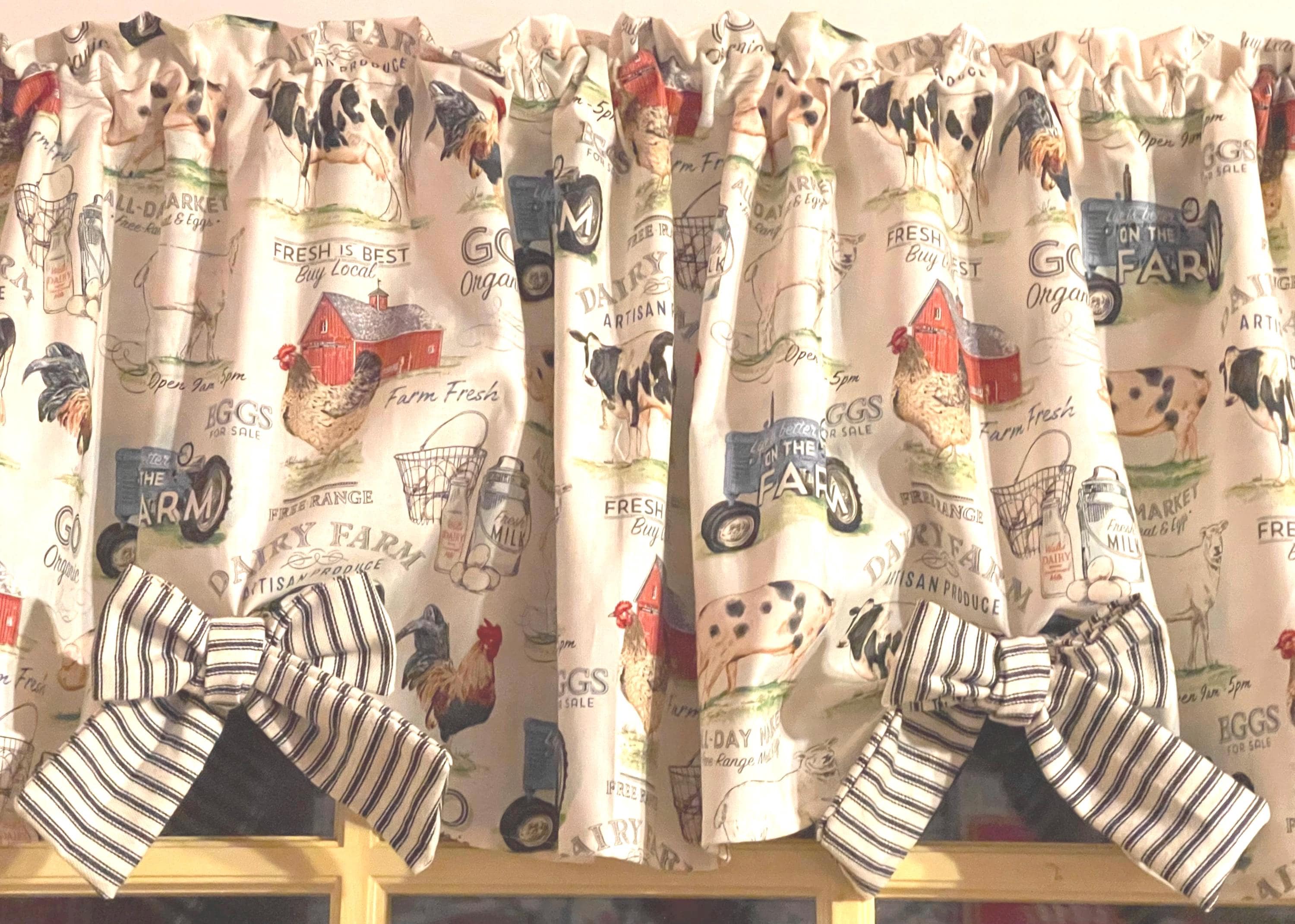 Farmhouse Kitchen Valance: Free Range Chicken & Dairy Print, 42" Wide