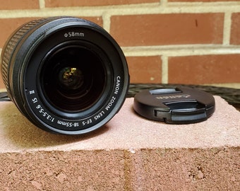 Canon Eos mount EFS 18-55mm f/3.5-5.6 IS-II lens
