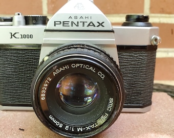 Vintage Pentax K1000 35mm film Camera w/ 50mm f/2.0 lens