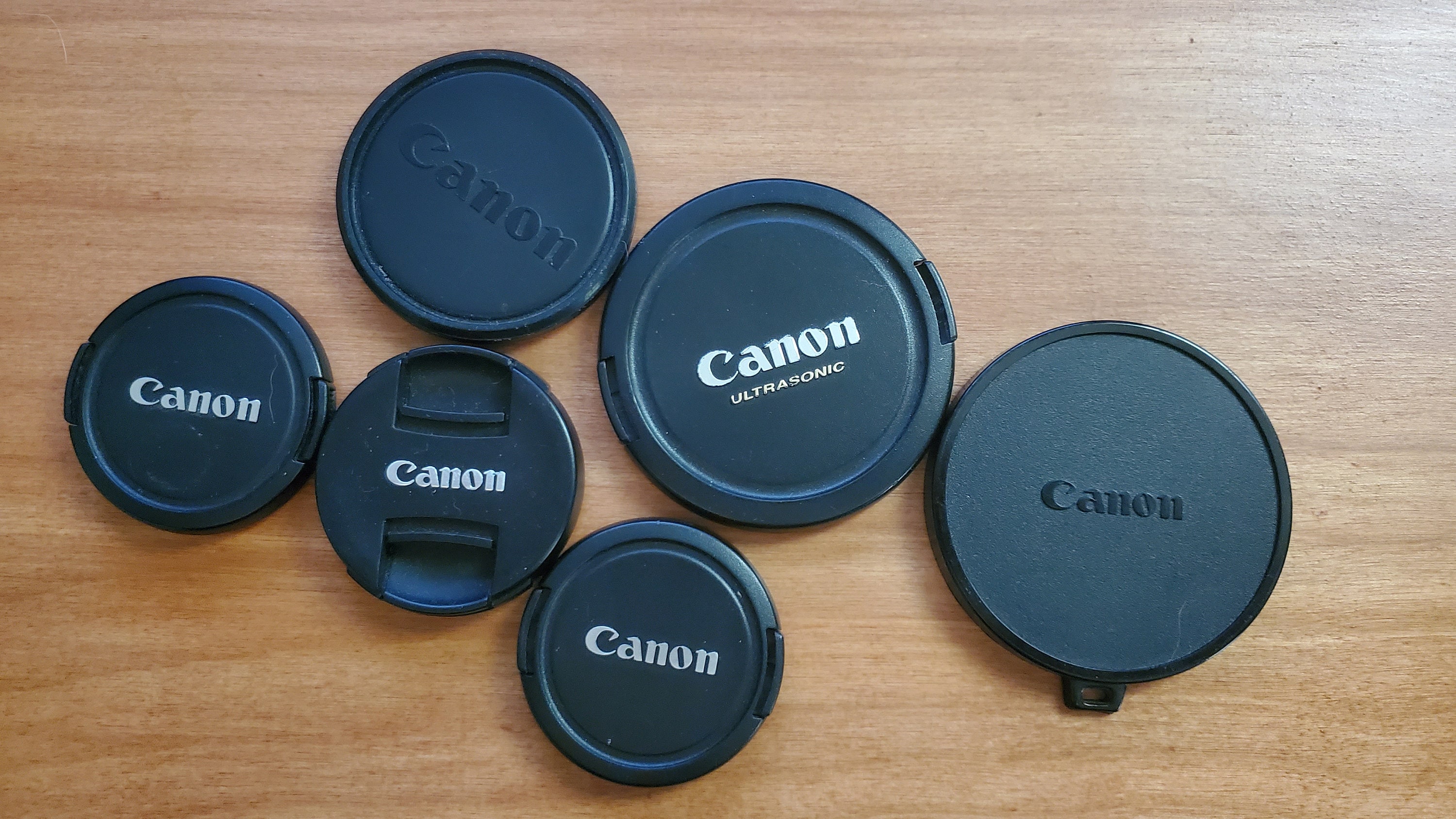 【美品】Canon FTb フィルムカメラ、レンズキャップ、ストロボ付き 美品】Canon FTb フィルムカメラ、レンズキャップ、ストロボ付き