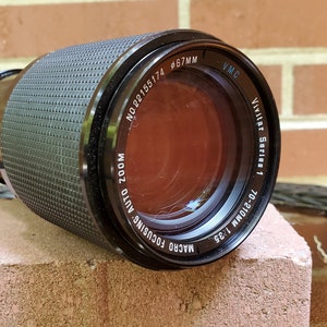 Vivitar Series 1 70-200mm f/3.5 Macro Focusing Auto zoom lens