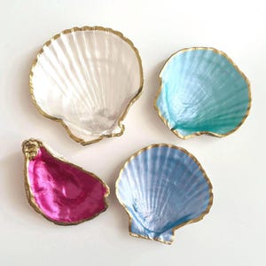 Scallop Oyster Seashell Painted Ring jewelry Dish, Trinket Tray, Coastal, Bride Gift, Bridal Shower Favor, birthday for her, desk decor