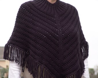 Knitted Ladies Poncho in Basic Black