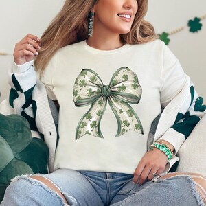 Coquette Patrick&#39;s Day Bow Shirt, Patrick Day Shirt, Shamrock Lucky Bow Shirt, Irish Patrick Day Shirt, Green Day Celebration Tee, T150