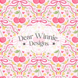 Puede incluir: Patrón repetitivo con cerezas rosas, flores amarillas, lazos rosas y hojas verdes sobre un fondo rosa claro. El texto "Dear Winnie, Designs" está en el centro de la imagen.