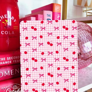 Reversible Kindle Case Insert, Birthday Month Pink Coquette & Cherry Bow Gingham immagine 5