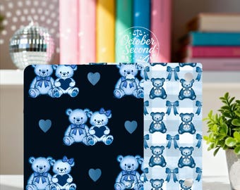 Insert réversible pour étui Kobo Libra & Clara | Ours en peluche bleu patiné imprimé vichy