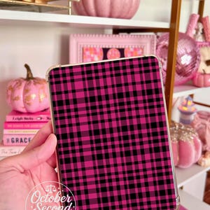 Reversible Kindle Case Insert, Hot Pink Horror Stickers and Pink Black Plaid afbeelding 4