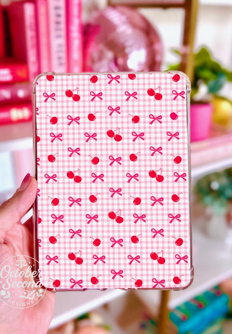 Reversible Kindle Case Insert, Birthday Month Pink Coquette & Cherry Bow Gingham immagine 3