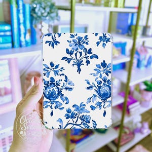 Reversible Kindle Case Insert, Blue Toile Bookworm Sticker Collage and Chinoiserie Floral, Paperwhite Scribe image 4