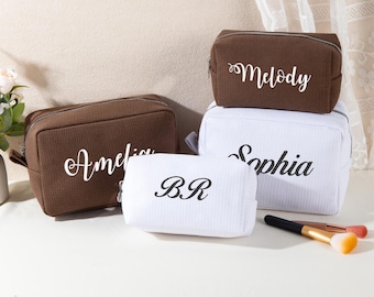 Trousse à cosmétiques gaufrée brodée, Trousse de maquillage gaufrée personnalisée, Trousse de toilette brodée personnalisée, Trousse-cadeau de demoiselle d'honneur, Cadeau de demoiselle d'honneur