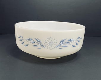 Vintage Federal Glass Blue Daisy Milk Glass 3.5Qt Serving Mixing Bowl Heat Proof