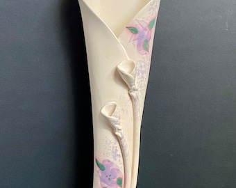 Vintage Hilborn Studio Art Pottery Canada Wall Pocket Vase Calla Lilies Cream/Violet 13.5”