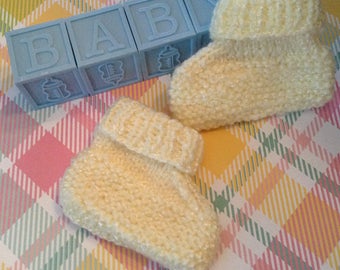 Full Term Baby Booties/Mom to be Gift/Baby Shower Gift/Handknit Baby Bootie/Nostalgic Baby Booties/Unisex Baby Booties/Canary Yellow Booties