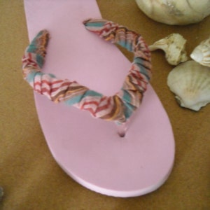 Pink Flip Flops/Sandals/Cruise Wear/Beach Wear/Comfort Flip Flops/Vacation Sandals/Gift for Her/Teen Girl Sandals/Pretty in Pink Flip Flops