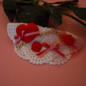 Valentine/Valentine Jewelry/Teacher Valentine/Gift for Her/Valentine Lace Pin/Steampunk Valentine/Romantic Valentine/Romantic Valentine Pins Red Heart, 2 Roses