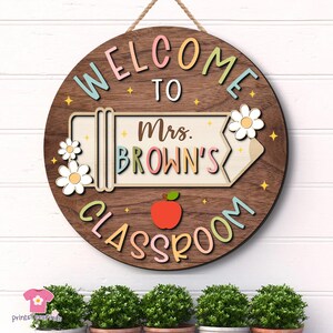 Personalized Teacher Door Sign, Teacher Gifts, Custom Teacher Door Hanger, Back To School, Classroom Decor, Teacher Name Sign, Welcome Sign afbeelding 3
