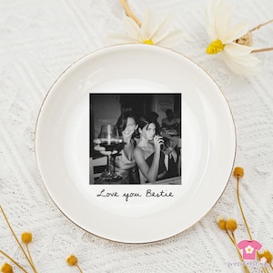 Personalized Bestie Photo Jewelry Dish: Ceramic Trinket Tray for Best Friend, Birthday Gifts For Bestie, Bridesmaid Proposal Tray - Round