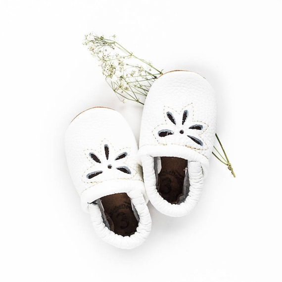 White DAISY SANDALS Soft Soled Leather Shoes Baby and Toddler