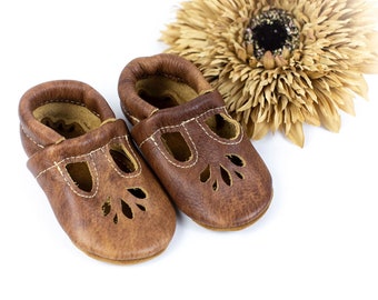 Zapatos con tira en T LOTUS color rojizo para bebés y niños pequeños