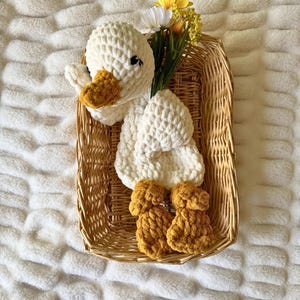 READY TO SHIP- Goose Lovey, Crochet Plushie, Baby Gift, Goose Toy, First Birthday Gift, Baby Shower, Goose Snuggler, Crochet Lovey, Handmade