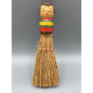 Vtg Japanese Kokeshi Straw Whisk Broom Hand Painted Occupied Japan