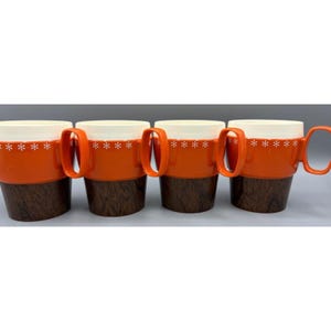 Vtg New-Mar Stackable Orange Brown Mugs Set of 4 Plastic Cups Wood Look Retro