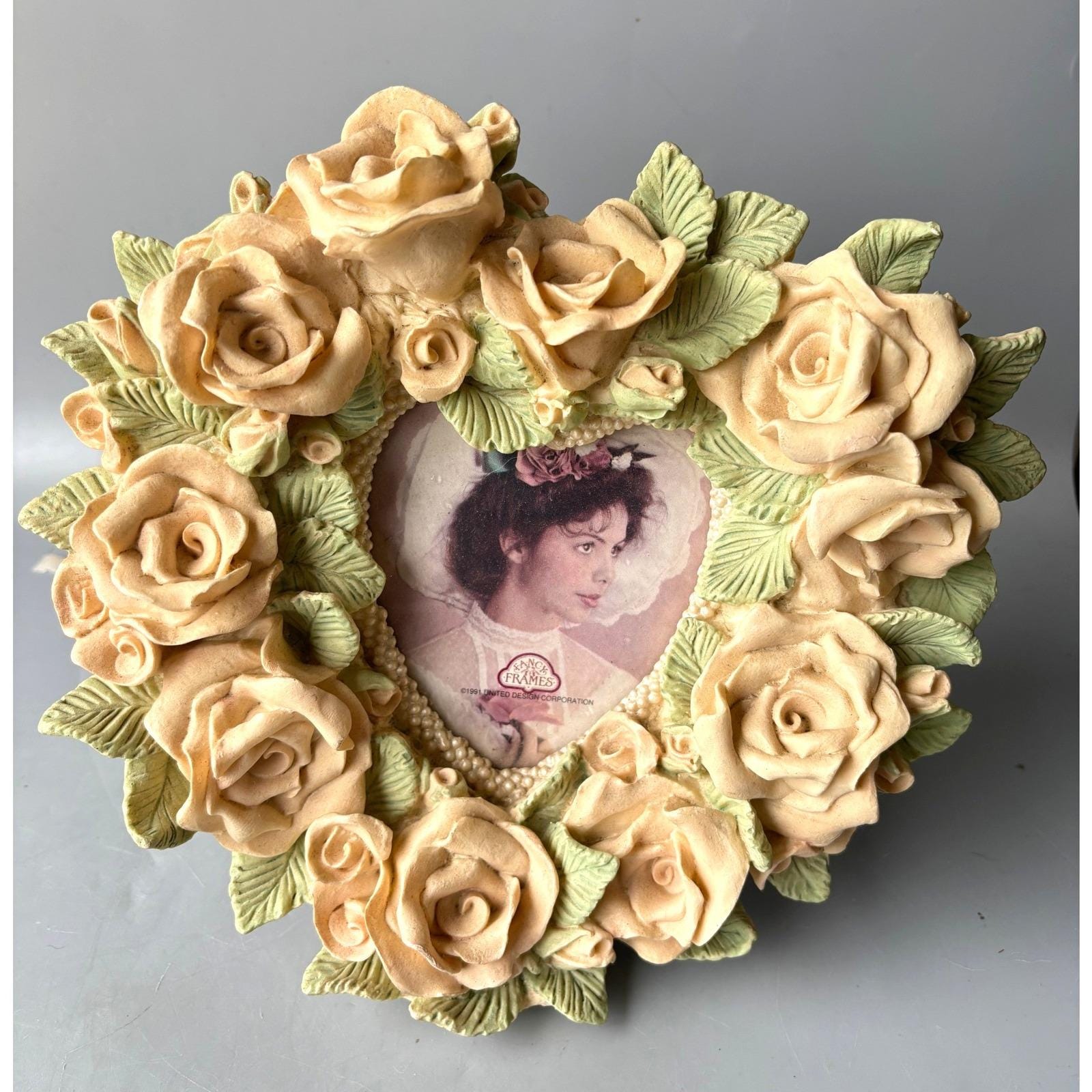 Vtg 1991 United Design Fancy Frames Heart Bouquet 3D Rose Floral