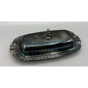 Vtg Oneida Silver Plated Butter Dish With Glass Insert & Ornate Details