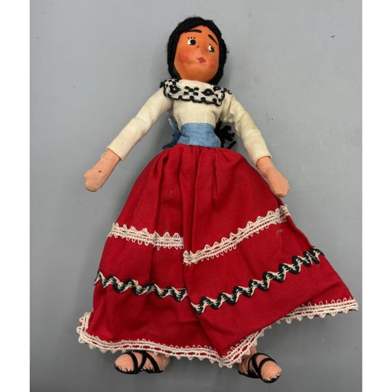Muñeca de tela mexicana antigua hecha a mano con vestido rojo