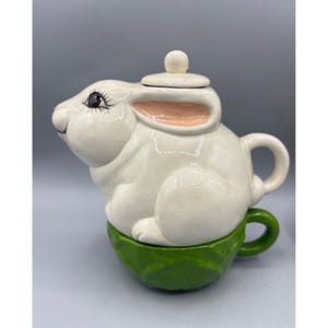 Vtg Ceramic Bunny Rabbit Tea Pot Mug Set Green Cabbage Cup Set Easter Spring